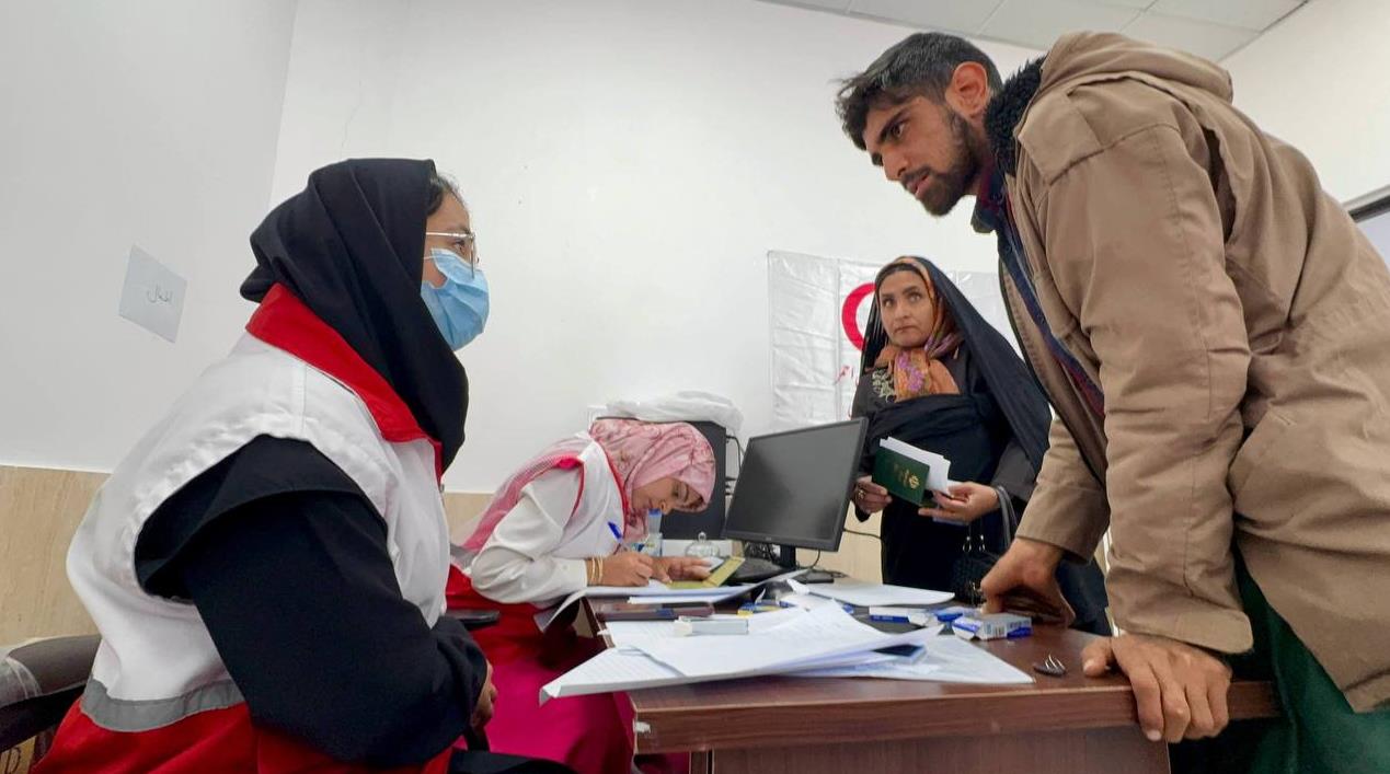 تبلور خدمت داوطلبانه «نذرخدمت ٨» هلالاحمر در شرق کشور/ از آموزش و تأمین آب پایدار تا درمان و ارتقای معیشت اقشار نیازمند