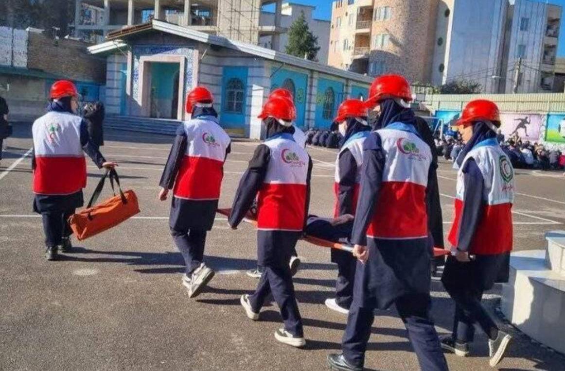 زنگ بیست‌وهفتمین مانور سراسری زلزله و ایمنی با شعار «مدرسه ایمن، جامعه تاب‌آور» به صدا در آمد