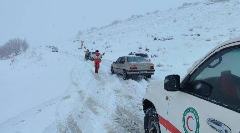 امدادرسانی هلالاحمر به بیش از ۷ هزار نفر گرفتار شده در برف و کولاک