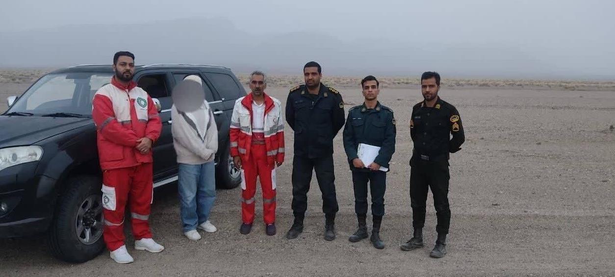 نجات بانوی گرفتار در کویر لوت با تلاش امدادگران هلالاحمر