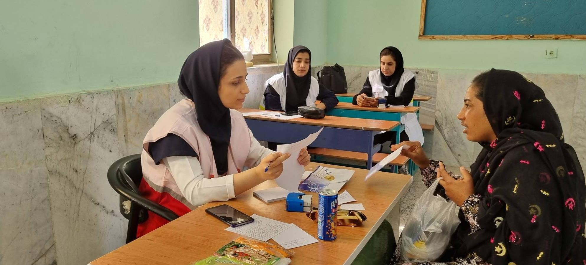 ارائه خدمات تخصصی درمانی رایگان توسط کاروانهای سلامت هلالاحمر به بیش از یکهزار و ٧٠٠ نفر در هرمزگان