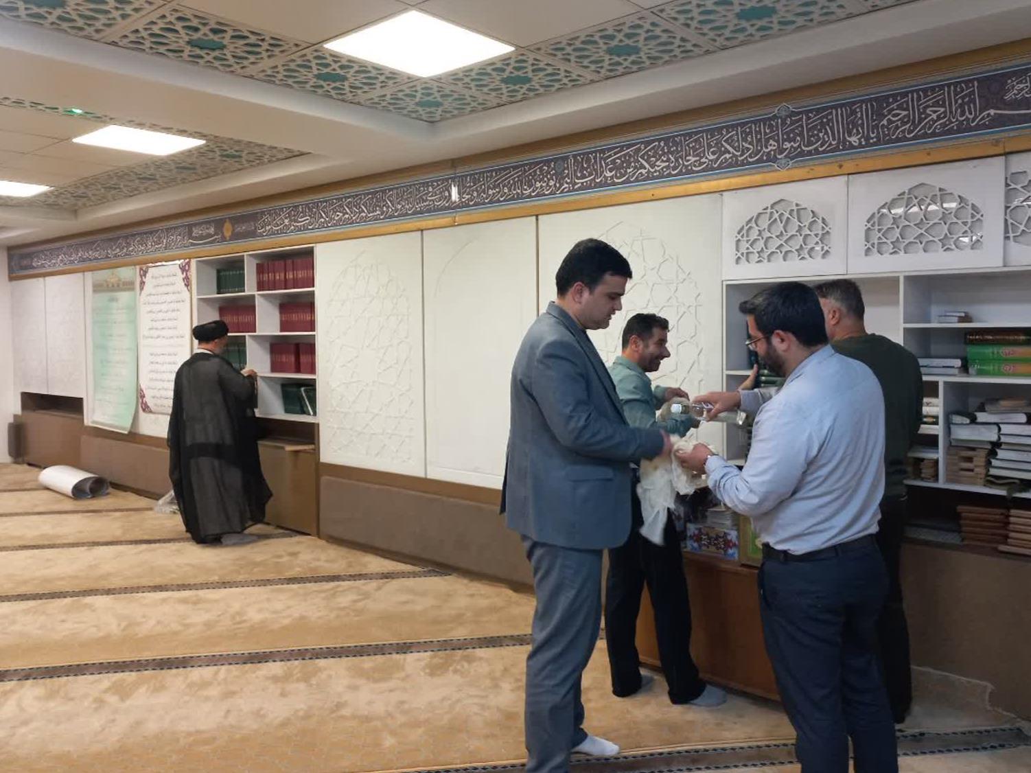 طراوت بندگی در خانههای خدمت؛ غبارروبی مساجد هلال احمر در سراسر کشور