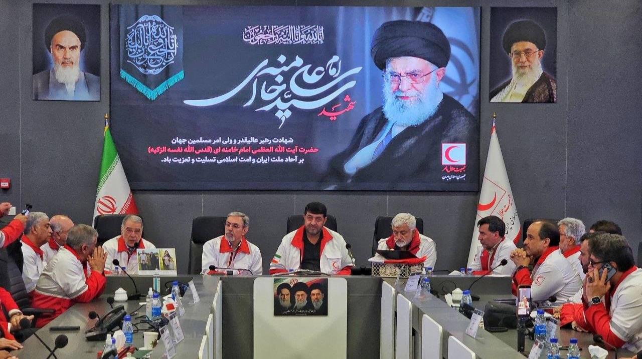 قدردانی مشاور عالی وزیر بهداشت از خدمات هلالاحمر در جنگ/ دکتر جعفریان: ازخودگذشتگی و ایثار نیروهای امدادی و درمانی در جنگ بینظیر است