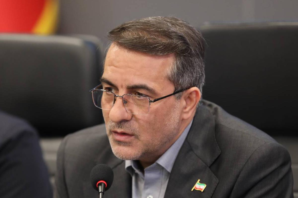 خدمات کارکنان هلال احمر با مادیات قابل جبران نیست