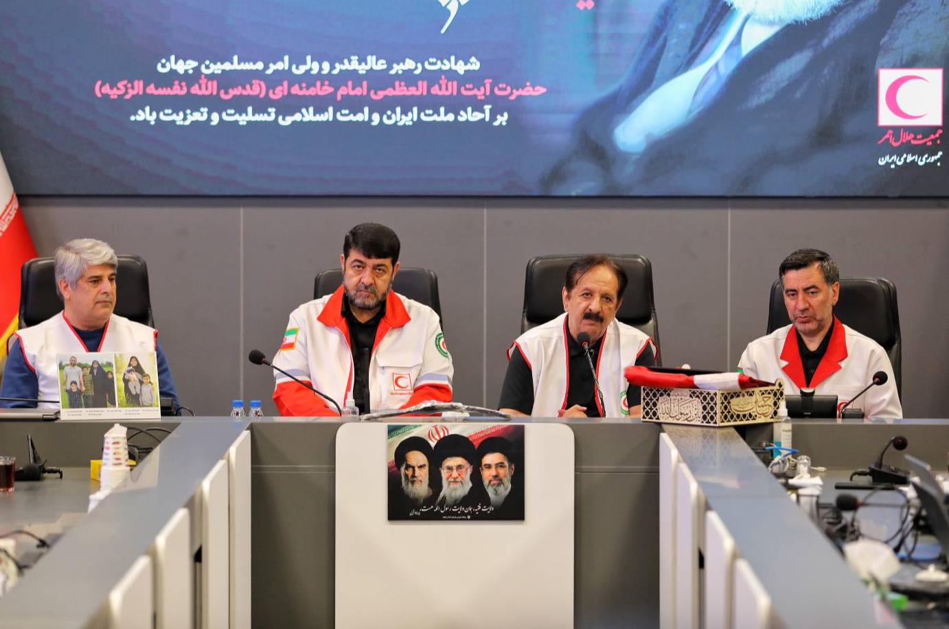 مجیدی: خاطرات و قصههای امدادی هلالاحمر در جنگ را برای فیلمهای آینده ثبت کنید