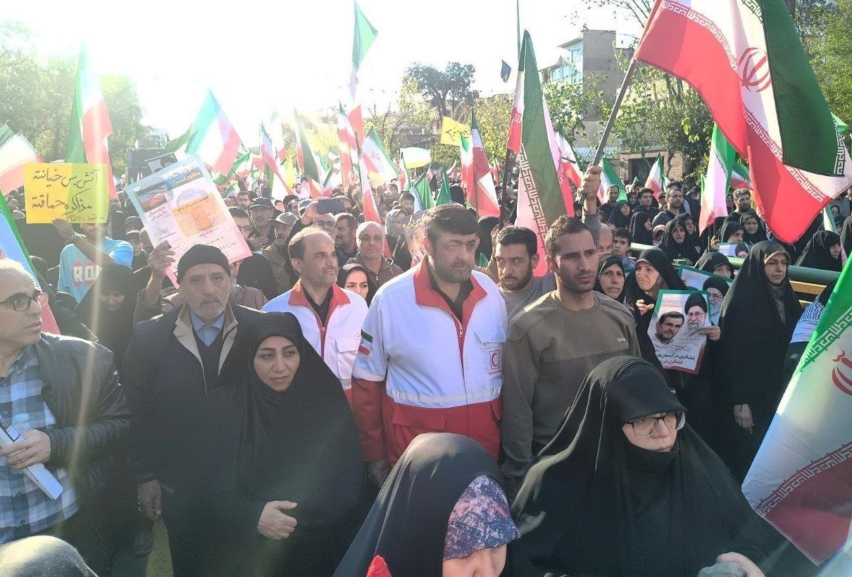 رئیس جمعیت هلال‌احمر: حضور در میدان و حفظ آمادگی برای خدمت به مردم، مسیر عزت، مقاومت و پیروزی است