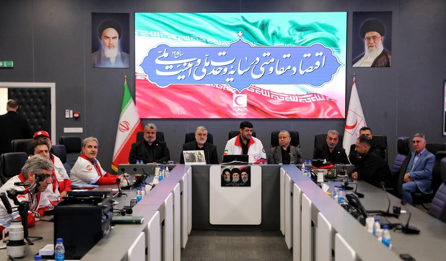 دومین کاروان کمک‌های مردمی آستان عتبه حسینیه به تهران رسید/ شجاعت و پایمردی ملت ایران الگویی برای کشورهای اسلامی است