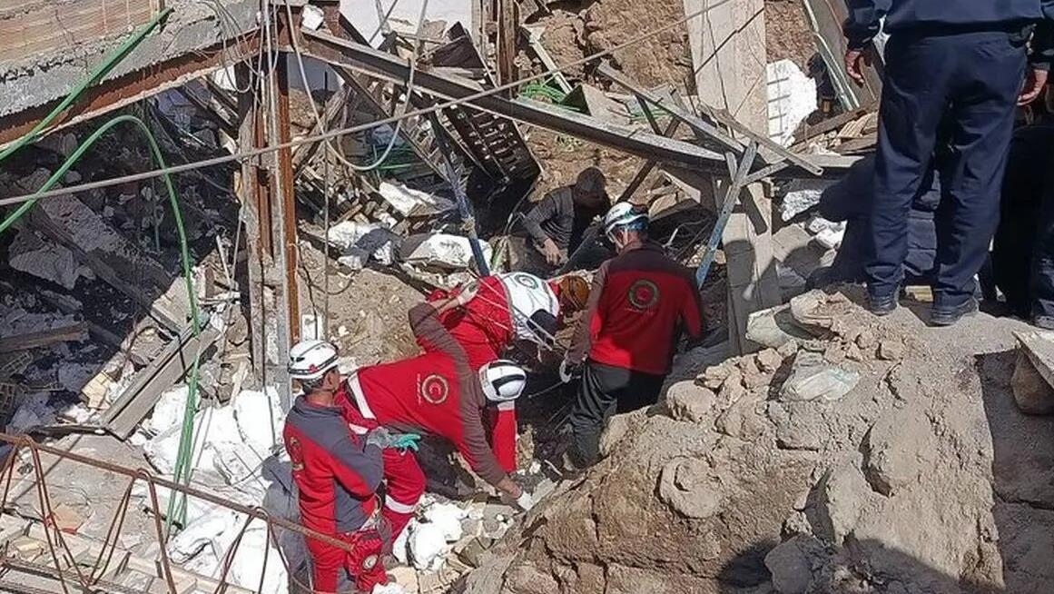 از خطر بمب و انفجار مجدد بیخ گوش امدادگران تا امدادرسانی کنار موشک ۲متری