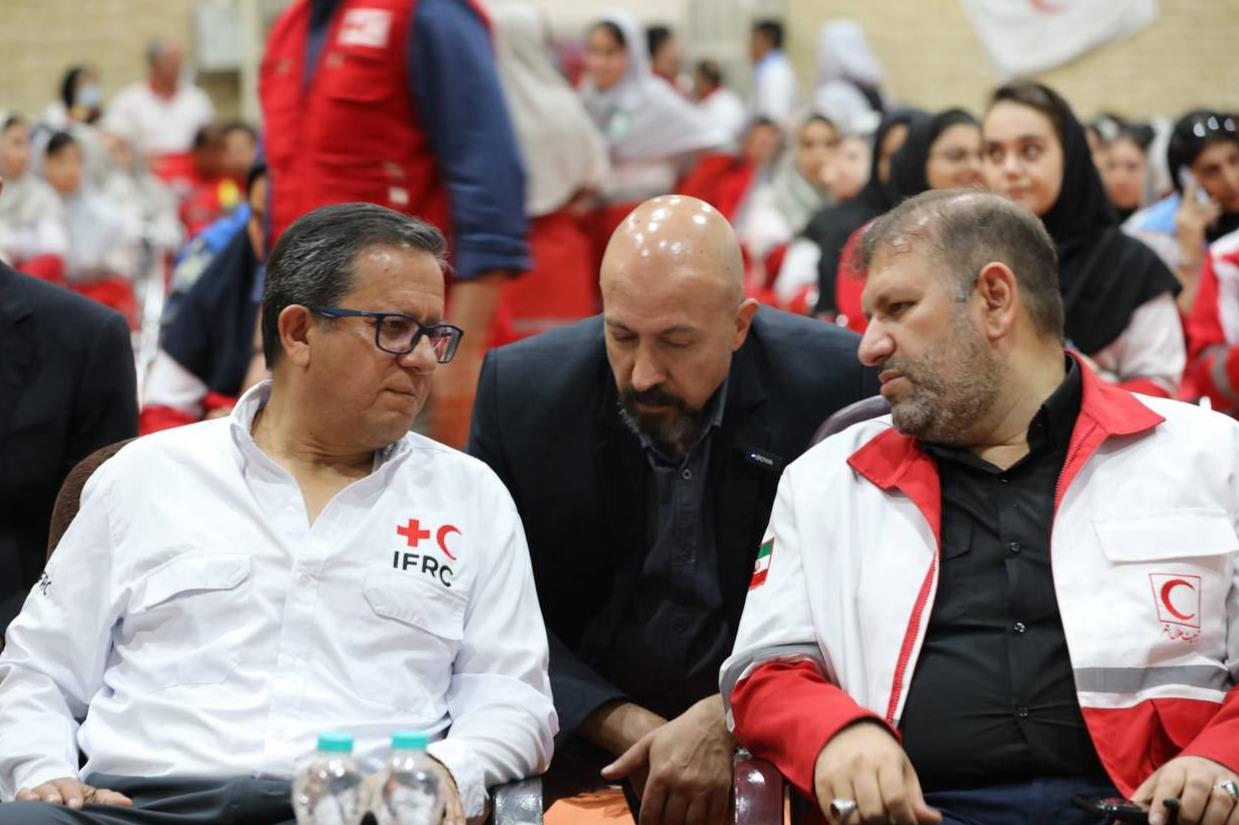 مانور بزرگ امداد و نجات هلالاحمر/ بازدید نمایندگان فدراسیون بینالمللی صلیب سرخ و هلالاحمر از اردوگاه شهریار