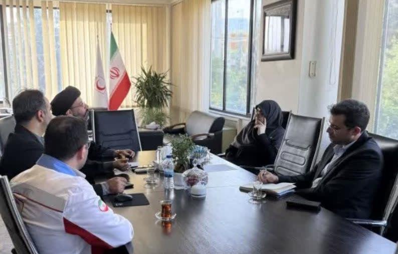 دیدار سخنگوی دولت با رئیس سازمان جوانان هلالاحمر/ مهاجرانی: روحیه جهادی در میان نسل جوان هلالاحمر جاری است