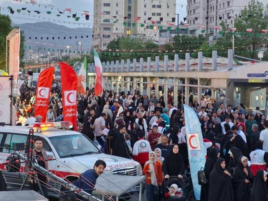 کمک غیرنقدی ۳۶ میلیارد تومانی به پویش «جبهه مردمی ایران ما»/ ۱۰۲ هزار داوطلب پای کار خدمت به مردم در هفته گذشته