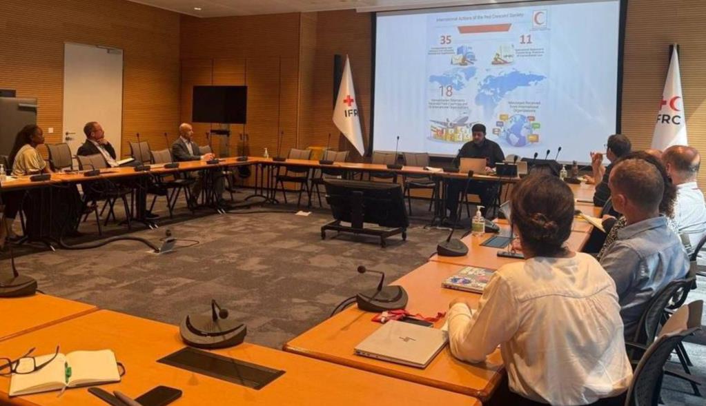 در سفر رئیس جمعیت هلالاحمر به ژنو چه گذشت؟/ از تقدیر جهانی از امدادگران ایرانی تا گشایشهای جدید در دیپلماسی بشردوستانه